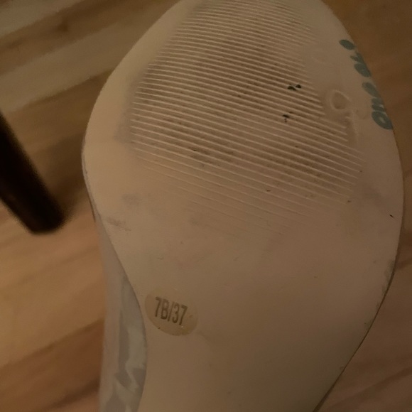 Jessica Simpson Pumps - Picture 4 of 5